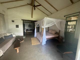 Dolly Escape, The Villa - 1