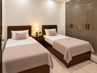 Eshaal Premium Girls Hostel - 6