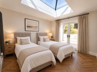Ampthill Bungalow I Brand New I Sleeps 6 I Driveway Parking I Office I Fast Wifi I Smart TVs I By Yoko Property - 0
