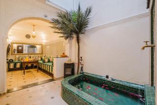Private Riad with Breakfast - Jacuzzi Vue Koutoubia 5 min walk to jamaa el fna - Marrakesh - 5