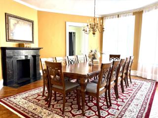 Charming Victorian Duplex - 4BR Sleeps 10 home - 9
