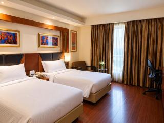 Hotel Lemon Suites Delhi Airport - 7