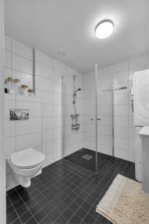 Northstay - Arctic View Apartment, Free Parking, Sleeps 4 - 8