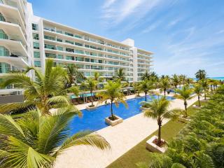 5 Min Airport, Morros Ultra, Beachfront, Pools - 1