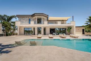 Luxury Villa with Private Spa and Grand Piano - 0