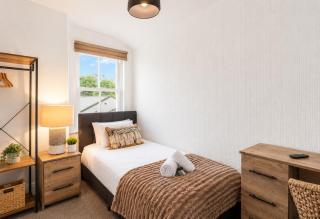 4BR Contractor Accommodation, Coalville House - 1