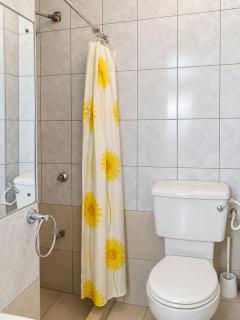Modern Poolside 2BR, Fast WiFi & Parking Rongai by Legatus - 3