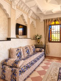 Traditional Moroccan Apt! Walk to Airport - 7