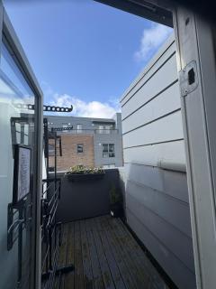 WinterHide - Cosy Large Private Room with Patios-nearby Scandic Business City Center - 7