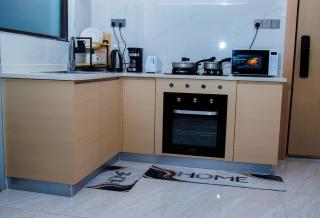 luxe Suite Heated Pool, Gym, Workspace, Rooftop Views - 8
