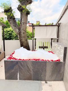 Loft Lujo Estilo y Diseño! Alberca con calefacción! Cuernavaca somos los únicos en ofrecerte 2 jacuzzis tipo Spa con agua caliente y sistema de hidromasaje! Amplia y lujosa cama para alberca! Terraza privada con asador de carbon! 3 smart TV, Wi-Fi Gratis! - 3
