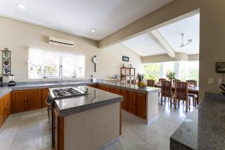 3119 - Villas Carey Villa E - 1