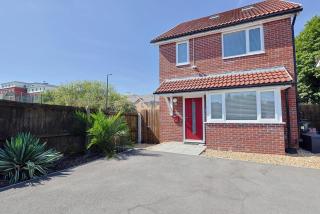 3BR Home 3 Parking Near Cardiff Bay City Centre and Stadium - 0