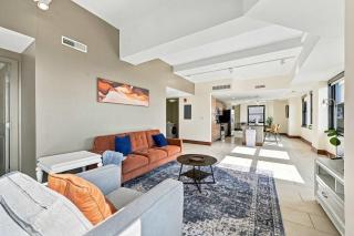 Stylish High-Rise Loft in Downtown Detroit City Views - 8