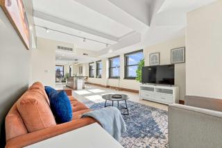 Stylish High-Rise Loft in Downtown Detroit City Views - 6