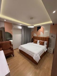 Hotel Penthouse - 2