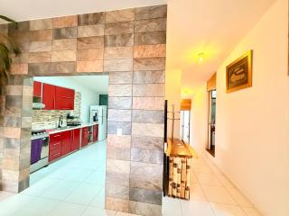Loft Lujo Estilo y Diseño! Alberca con calefacción! Cuernavaca somos los únicos en ofrecerte 2 jacuzzis tipo Spa con agua caliente y sistema de hidromasaje! Amplia y lujosa cama para alberca! Terraza privada con asador de carbon! 3 smart TV, Wi-Fi Gratis! - 1
