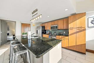 Modern Loft Living in Downtown Detroit w City View - 6