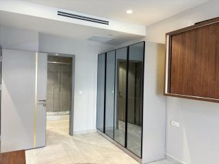 Luxury 1BR Apartment at Grand Mirage in Airport - 4