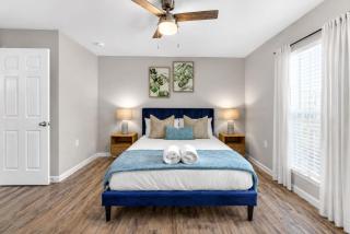 Modern King Suite, Pool, Gym and Wi-Fi - 0