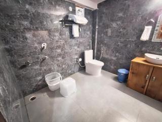 Father's Cottage Shoja - 9