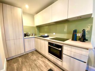Stylish Apartment - 1 Minute walk to Poole Quay - Great Location - Free Parking - Fast WiFi - Smart TV - Newly decorated - sleeps up to 2! Close to Poole & Bournemouth & Sandbanks - 8