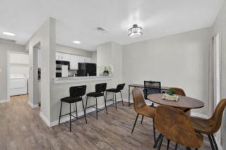 Luxury 1BR King Suite, Pool, Gym and Wi-Fi - 8