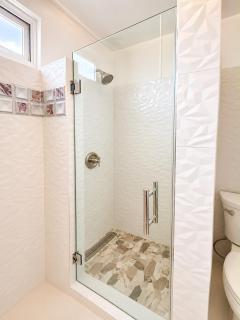 Casa Brisa- Modern Condo Near Beaches & Airport - 7