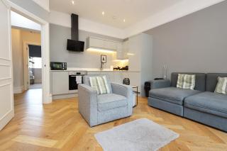 Pontcanna Apartment Near City Centre and Stadium Sleeps 4 - 3