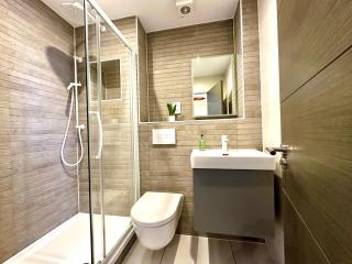 Beautiful Couples Retreat - FREE Parking & WiFi - 1 Minute walk to Poole Quay - Great Location - Free Parking - Fast WiFi - Smart TV - Newly decorated - sleeps up to 2! Close to Poole & Bournemouth & Sandbanks - 1