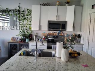 Charming and Cozy Home - 7
