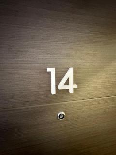 Stylish 2 Bedroom Apartment - Free Parking & WiFi - 1 Minute walk to Poole Quay - Great Location - Free Parking - Fast WiFi - Smart TV - Newly decorated - sleeps up to 4! Close to Poole & Bournemouth & Sandbanks - 8