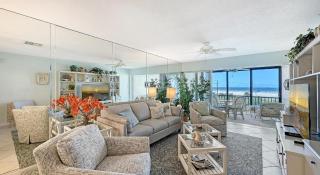 Crescent Royale Condominiums 408 - 0