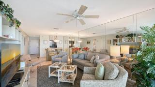 Crescent Royale Condominiums 408 - 4