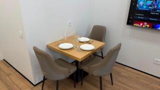 Meridian Apartments - 9