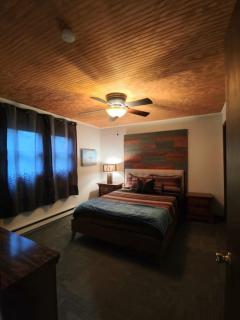 Luxurious house with largest hot tub & perfect retreat! - 2