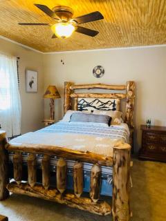 Luxurious house with largest hot tub & perfect retreat! - 1