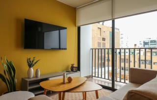 Prime 2BR with Balcony in Miraflores - 2