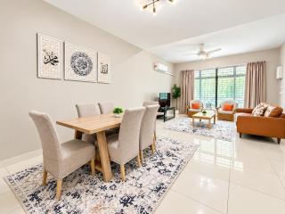 Rania Homestay near KLIA Nilai - 3 King 2 Queen - 4-Bedroom Entire House - 9