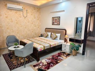 RoomIn-Premium Stay and Hotel - 1