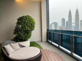 SPARKLE SUITE's EATON RESIDENCES - 7