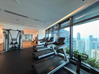 SPARKLE SUITE's EATON RESIDENCES - 6