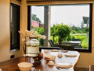 Sacred Ganges Sanctuary with Pool & Yoga Space - 9