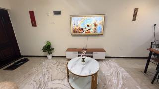 Game On at Marcus Gardens 1BR with Pool Table - 3