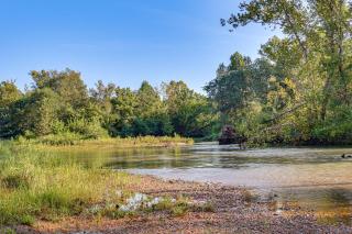 'River Bank' Spacious Waterfront Group Getaway - 6