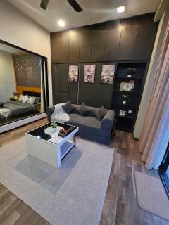 Gray Fox's Highlands Brinchang - Netflix and free paid parking - 5