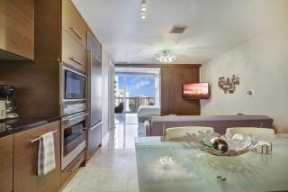 Sunrise Water Views I Free Parking, Pool, Spa, & Gym - 8