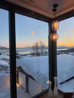 Exclusive Home with Endless Mountain and Sea View close to Reindeers - 1