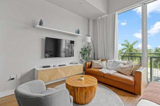 Bayfront Vizcayne Condo w Pool & Free Parking - 9