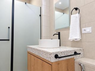 Modern 4BR Villa with Private Pool - 3